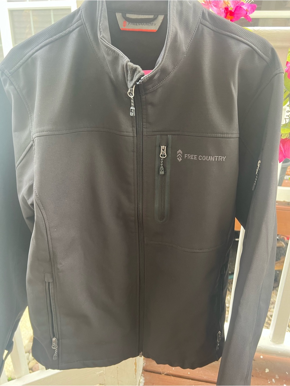 Free Country Men's Black Softshell Performance Jacket /never worn. No tags